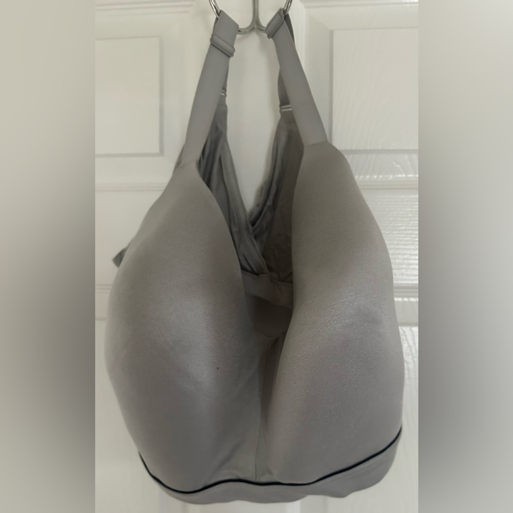 Cacique Gray Bra - Size 50DDD